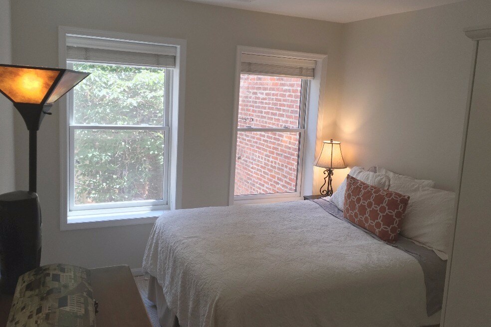 Sunny Bedroom Windows - 1331 Vermont Ave NW