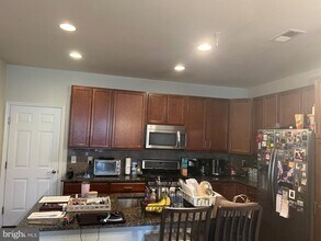 Building Photo - 3048 Rittenhouse Cir