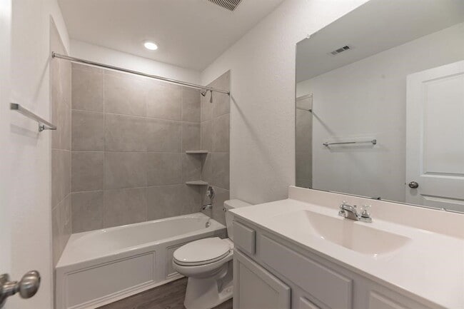 Building Photo - 6016 Heritage Creek Ln