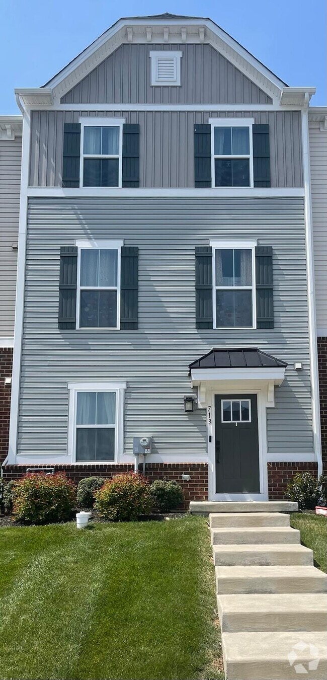 Building Photo - 713 Quarry Point Rd