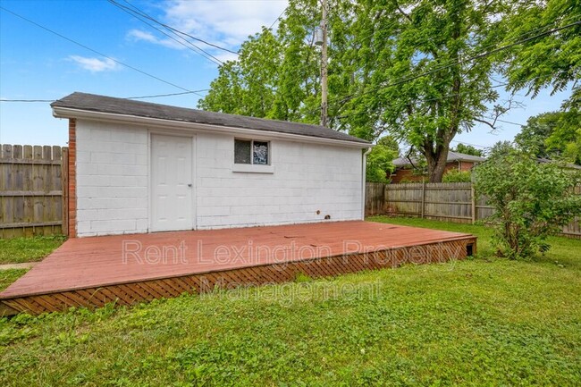 Building Photo - 2168 Jasmine Dr