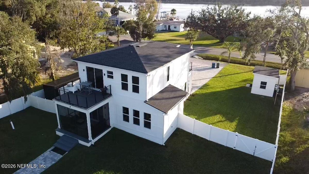 Building Photo - 5395 Heckscher Dr