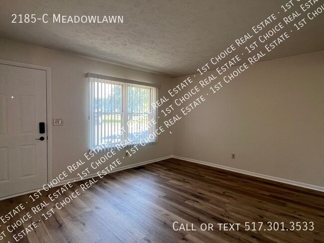 Building Photo - 2185-C Meadowlawn-