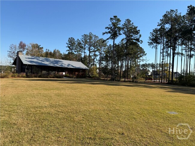 Building Photo - 247 Crosstown Ave