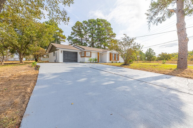 Building Photo - 707 Norwood Ln