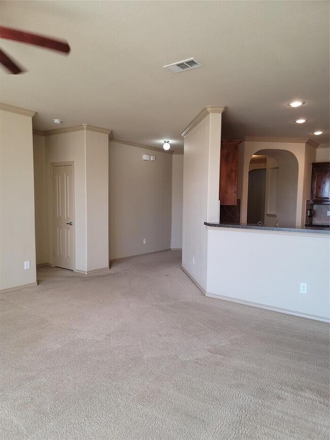 Building Photo - Stunning 4/3/2 in Weatherford coming soon