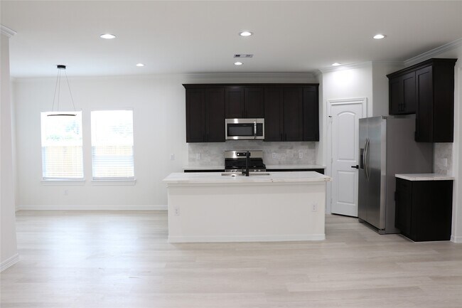 Building Photo - 16602 Bonnie Sean Dr