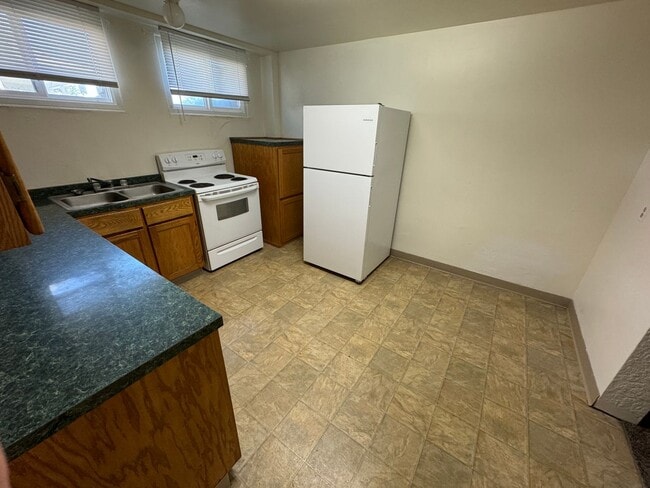 Building Photo - SW 1st Triplex