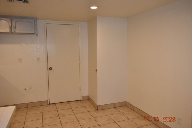 Building Photo - Cozy 3 bed 2 bath