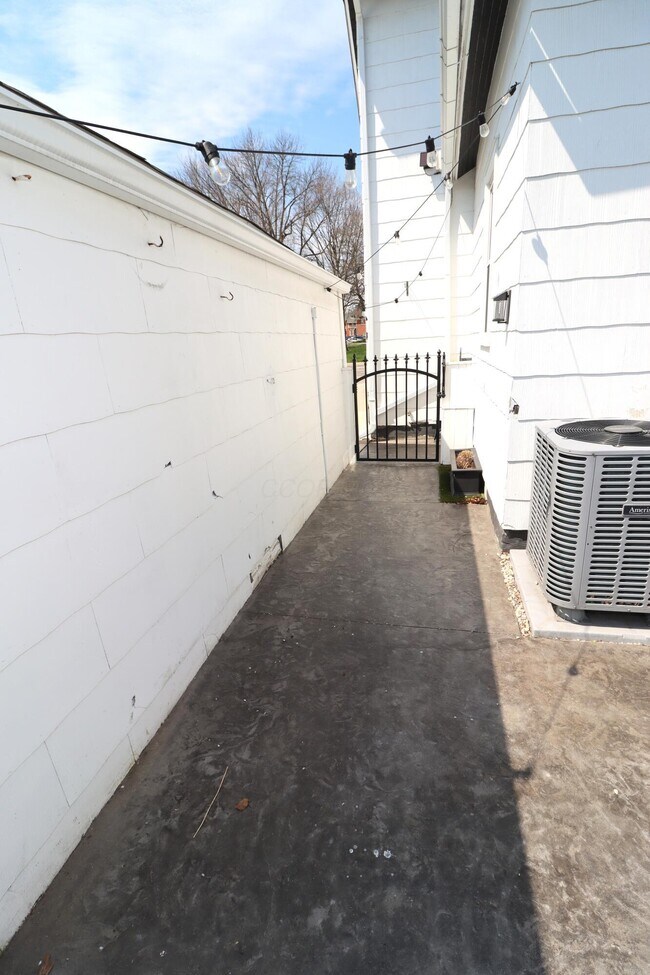 Building Photo - 120 S Court St