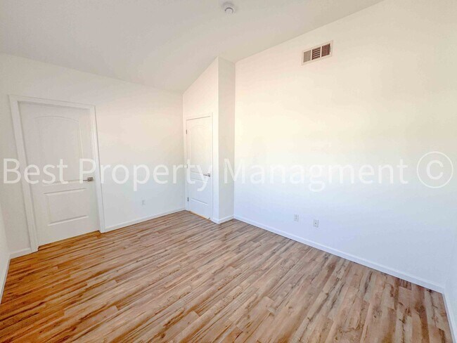 Building Photo - 3 Bedrooms/ 3 Bathrooms; 1,720 Square Foot...