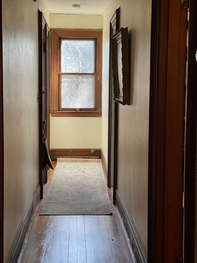 Building Photo - 288 Willow St