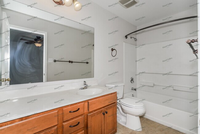 Building Photo - 1217 Oakholt Ct