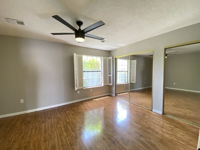 Building Photo - 1BR/1BATH - Ground Floor Condo - NO PETS