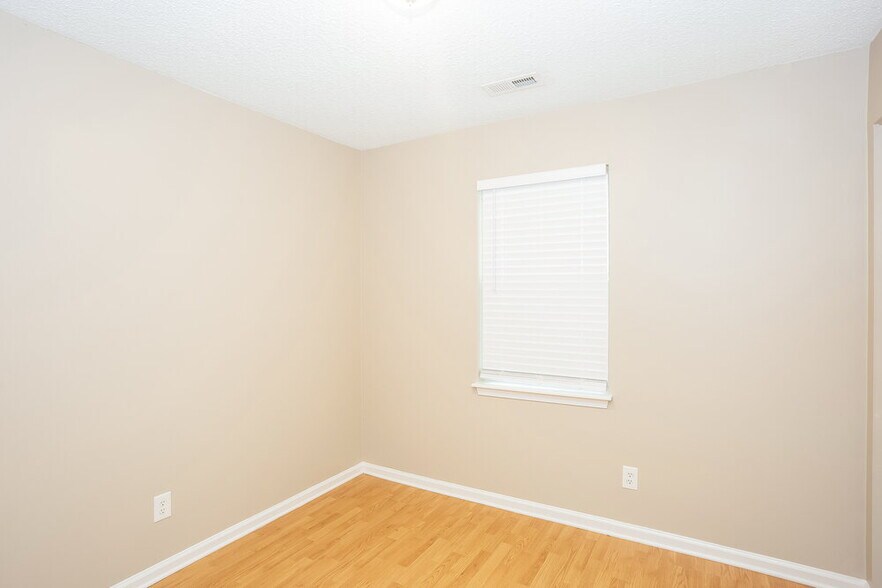 Building Photo - 691 Rebecca Jane Dr