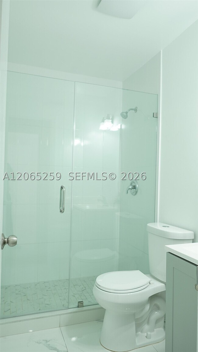 Building Photo - 5661 W 21st Ave
