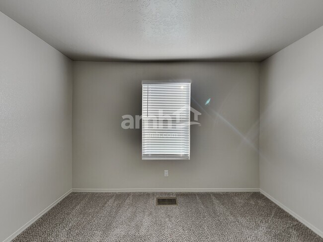 Building Photo - 11934 Edgemoor St