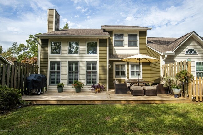 Building Photo - 504 Cedarwood Village
