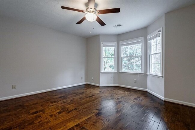 Building Photo - 8895 Club River Dr