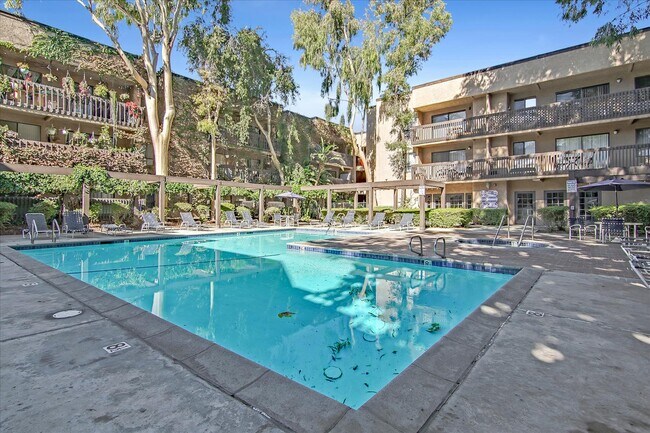 Primary Photo - 22100 Burbank Blvd