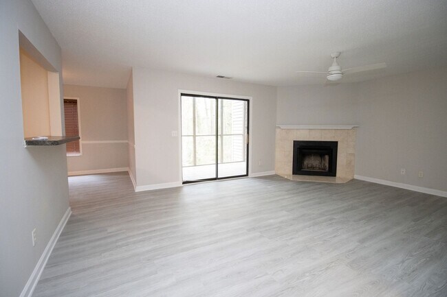 Building Photo - Charming 2-Bedroom, 2-Bath Home in Village...