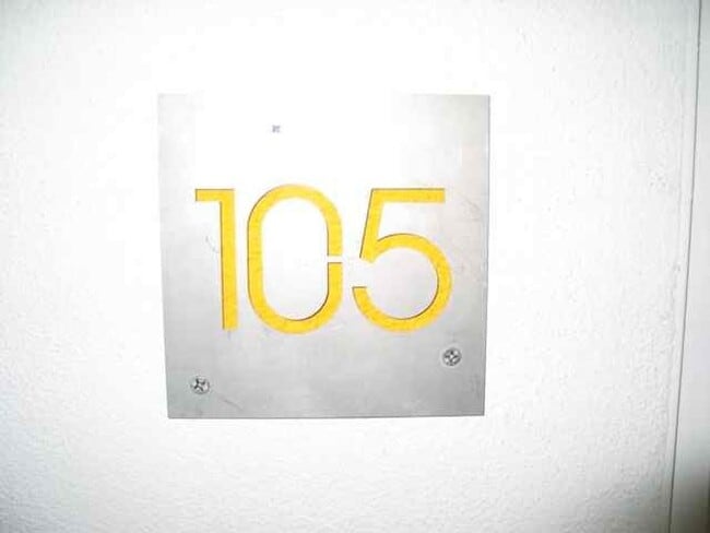 Building Photo - Studio unit at ICE HOUSE LOFTS!!