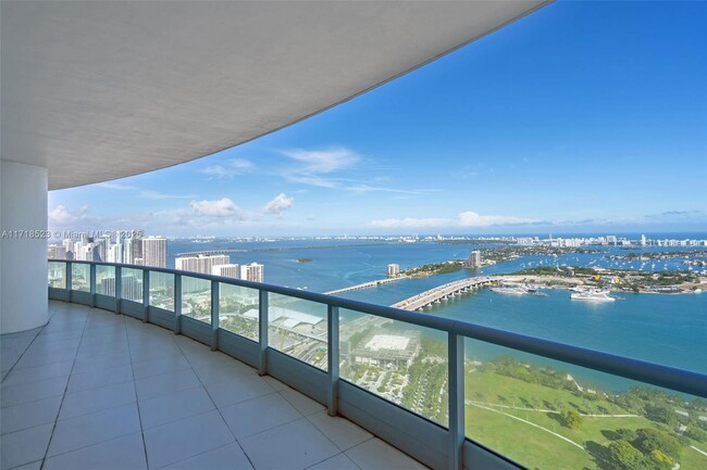 Building Photo - 900 Biscayne Blvd