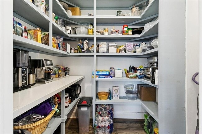 Building Photo - 940 Florida Blvd