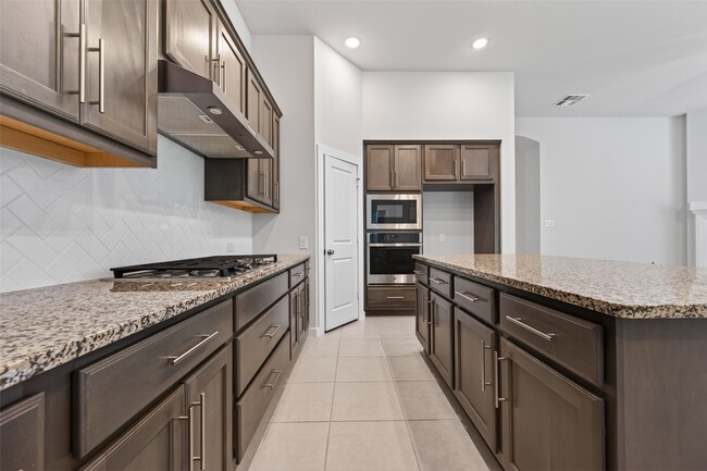 Building Photo - 212 Milas Cv