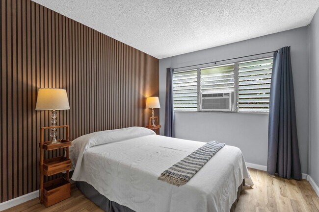 Building Photo - Experience Waikiki Living