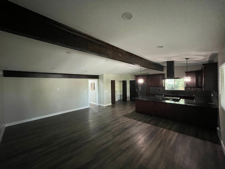 Building Photo - 1825 Walnut Creek Ct