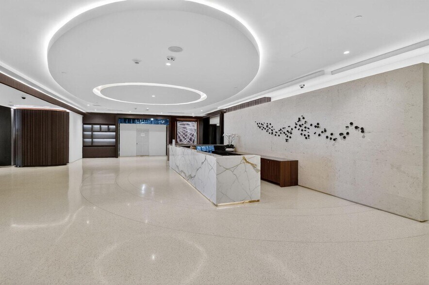 Building Photo - 1717 N Bayshore Dr