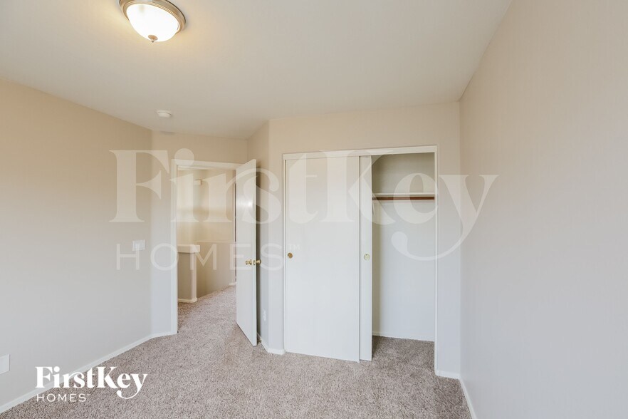 Building Photo - 7963 W Marlette Ave