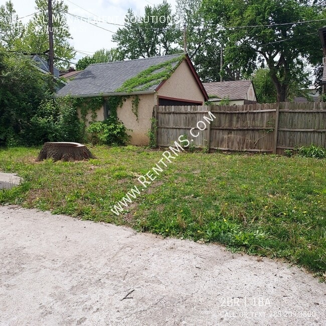 Building Photo - 2929 SW Huntoon St