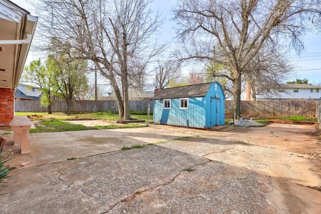 Building Photo - 206 Del Mar Dr