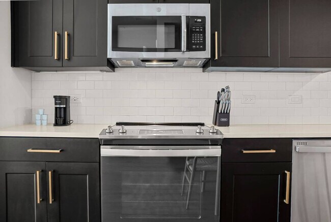 Building Photo - 1116 Gramercy Ln