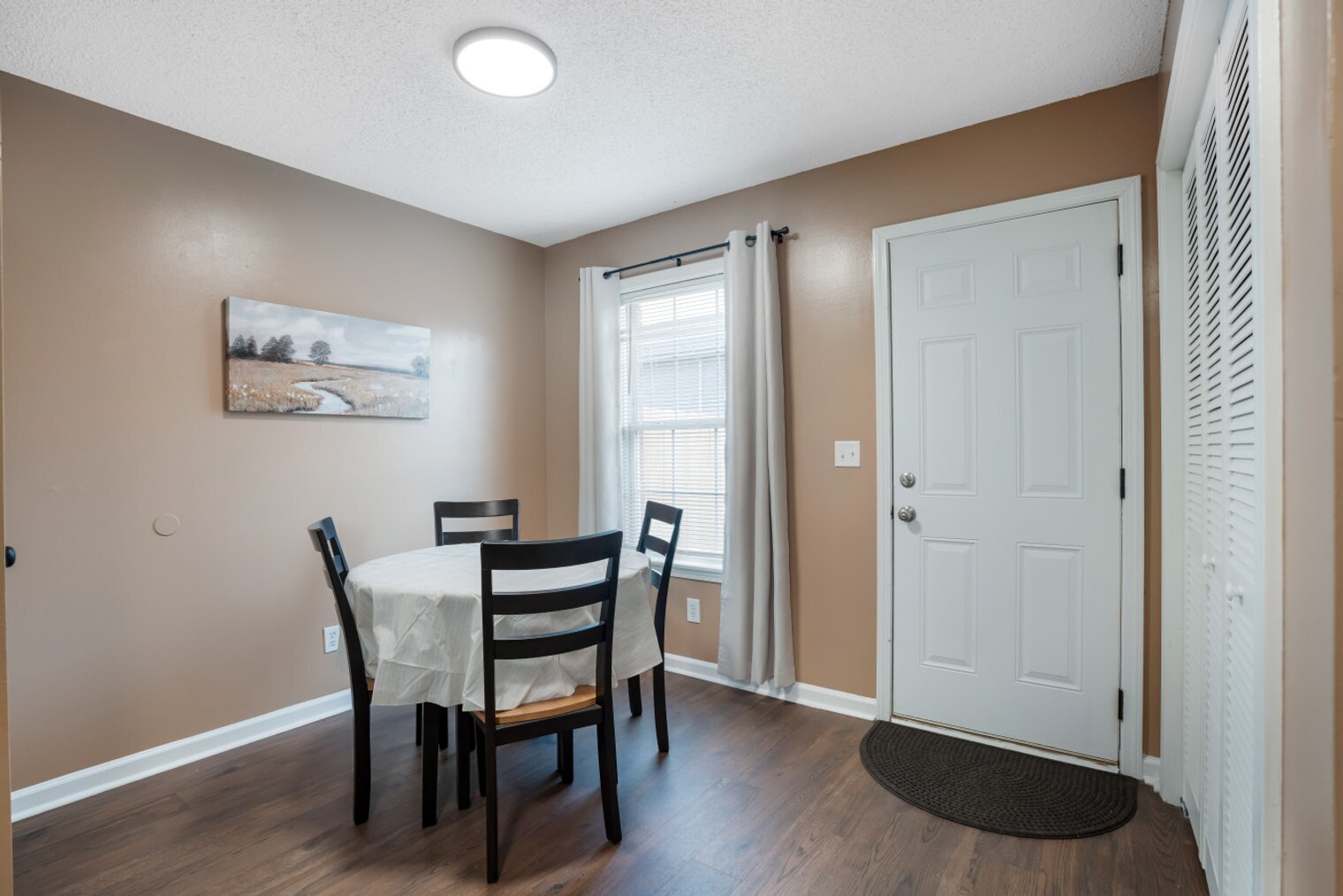 Building Photo - 284 Raleigh Dr