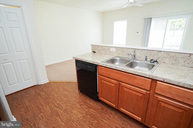 Building Photo - 403 Parkview Ct