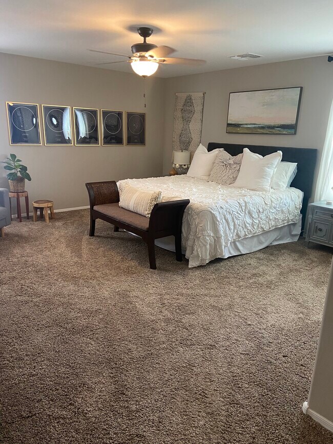 Building Photo - 9095 Blue Saguaro St