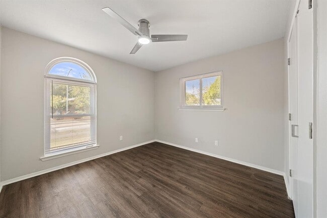 Building Photo - 1810 Mearns Meadow Blvd