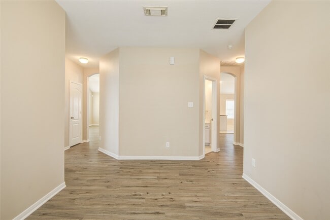 Building Photo - 17231 Hollow Sands Ct