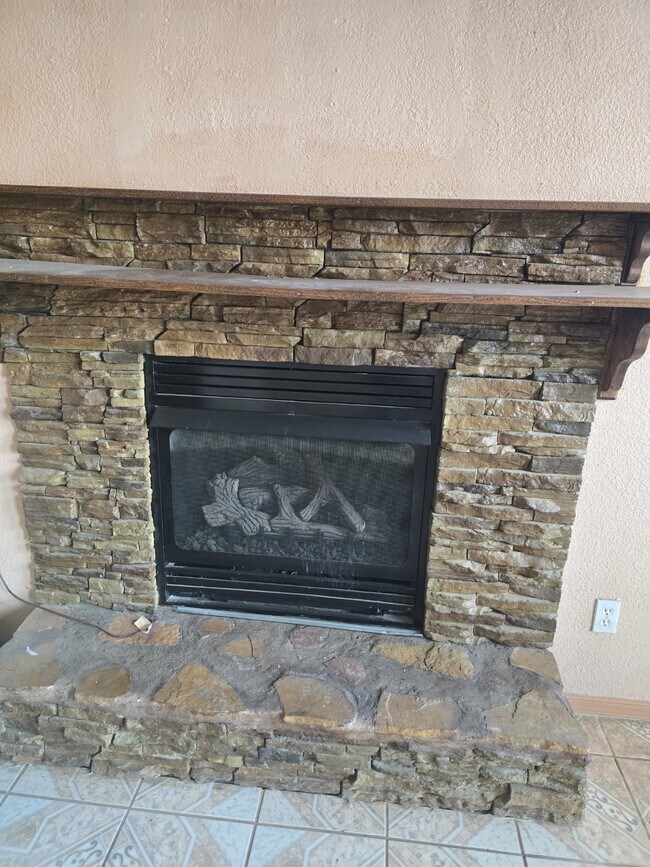 Building Photo - 3213 Tierra Ave Pl