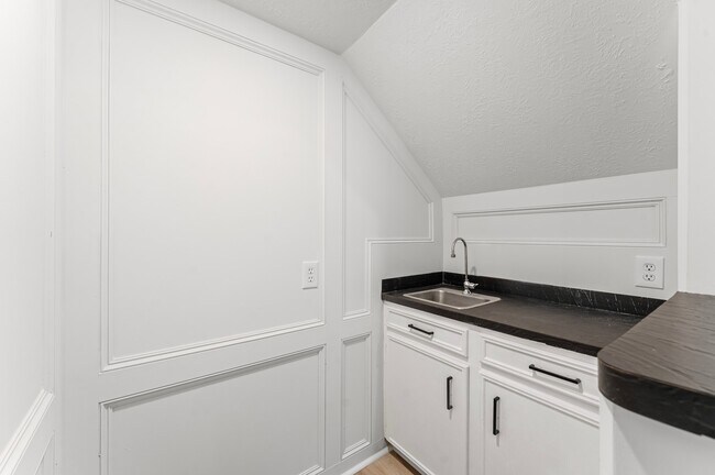 Building Photo - 17711 Fireside Dr