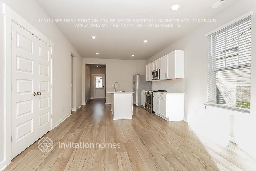 Building Photo - 711 Mickelson Wy