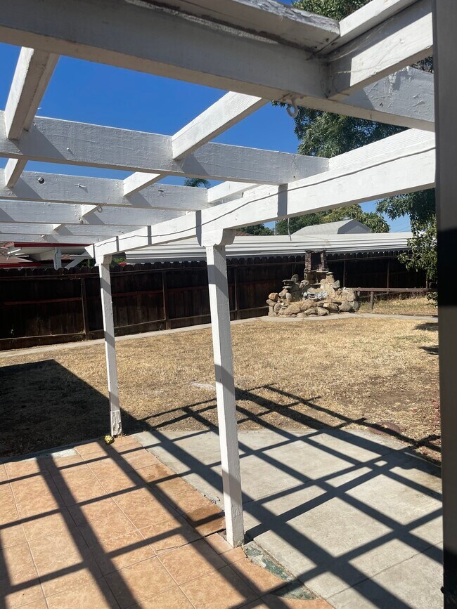 Building Photo - 1234 Arizona Ave