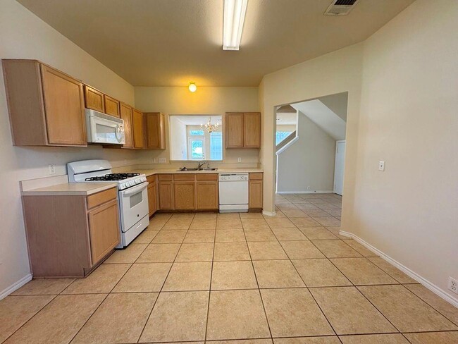 Building Photo - 251 Utterback