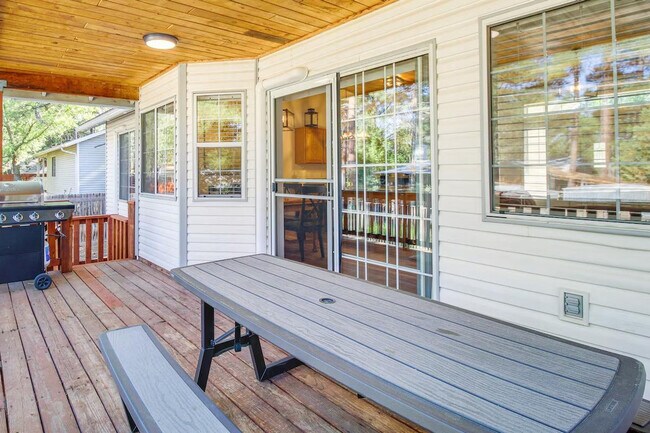 Building Photo - 311 S 16th St