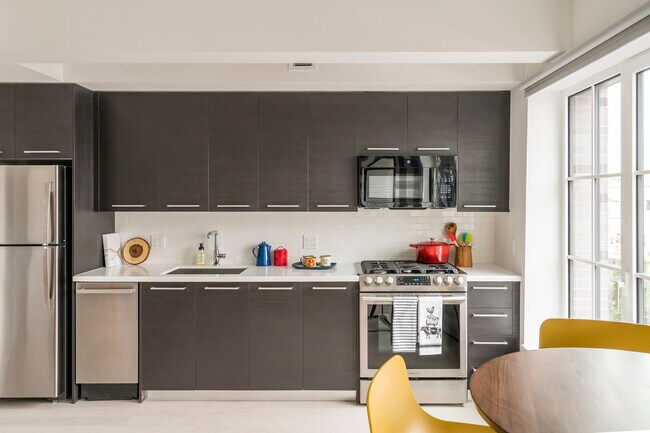 Interior Photo - The Lois