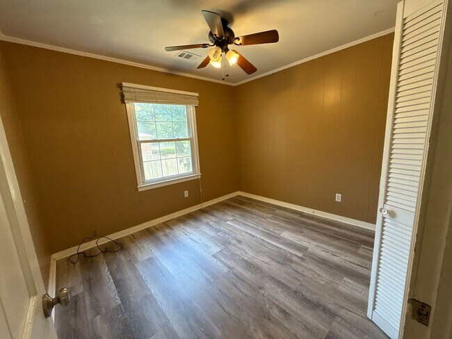 Building Photo - 204 N 57th St