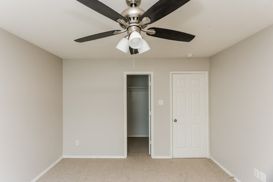 Building Photo - 9715 Checota Dr